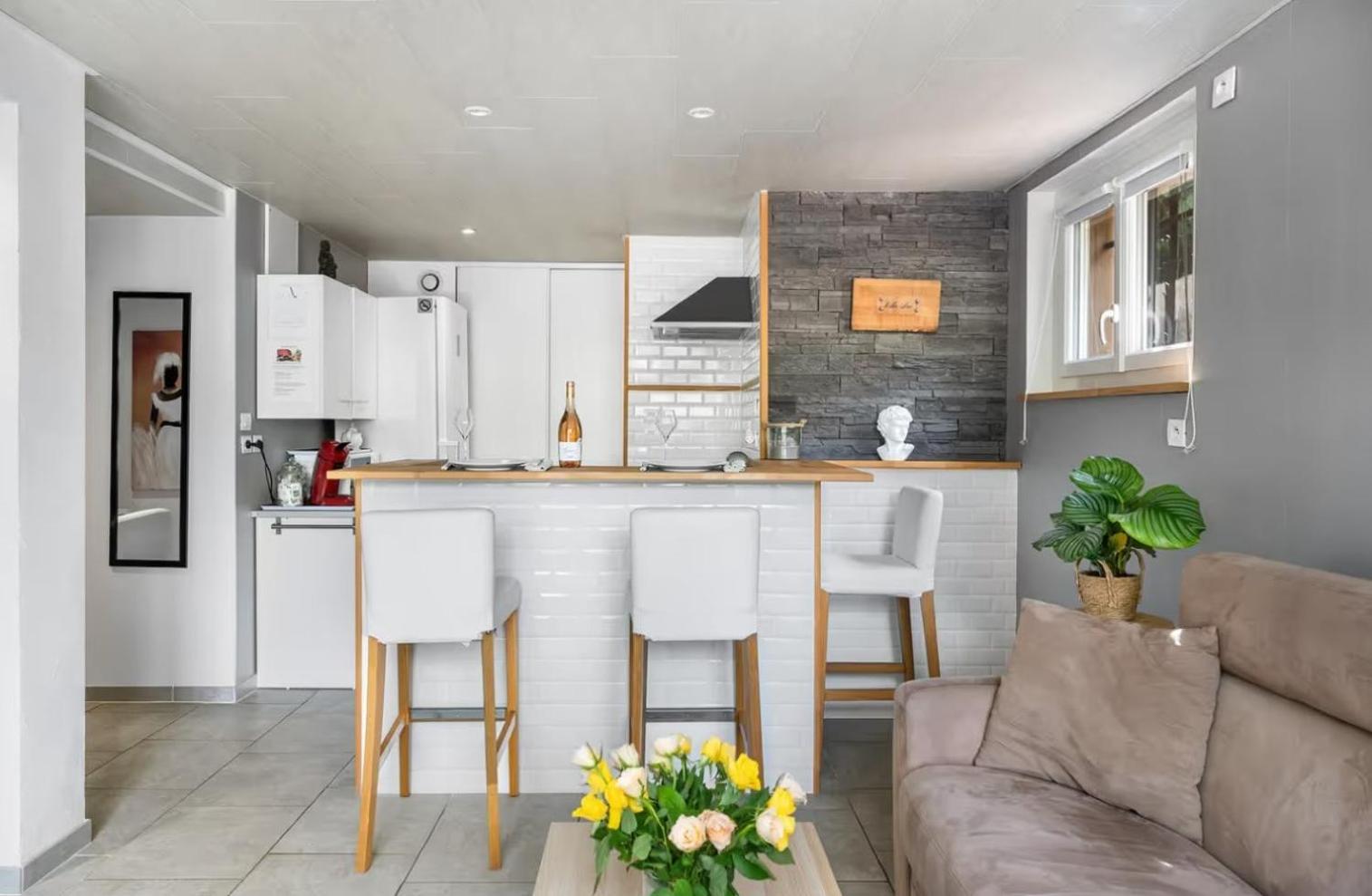 Studio Villa Nui Cuers Exteriér fotografie