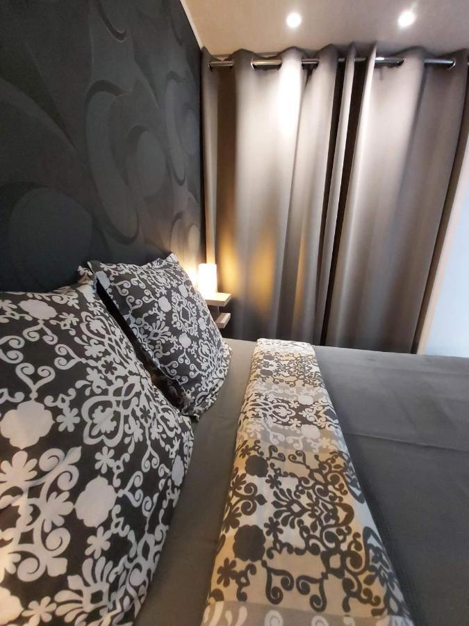 Studio Villa Nui Cuers Exteriér fotografie